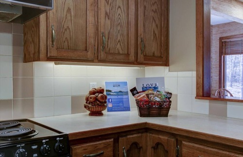 Mount Ida Condo | Experience Lake Ouachita at Waterfront with Pool & Views