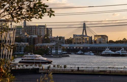 Millers Point Apartment | Waterfront KING Bed Suite - Family and Pet Friendly Retreat