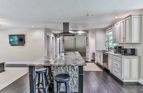 Crystal River House | Idyllic Waterfront Kings Bay: Kayaking & Ocean Views Await