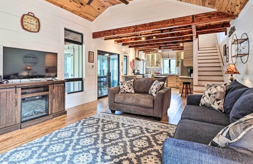 Burnet Cabin | Waterfront Lake Buchanan Cabin Retreat