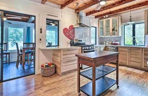 Burnet Cabin | Waterfront Lake Buchanan Cabin Retreat