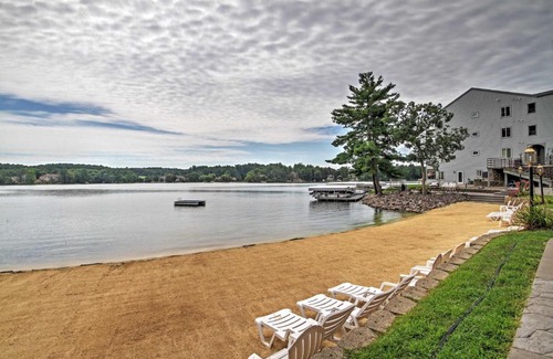 Lake Delton Apartment | Serene Waterfront Lake Delton Condo with Pool & Spa Access