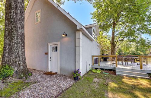 Royal House | Idyllic Lake Hamilton Vacation Home with Dock & Family-Friendly