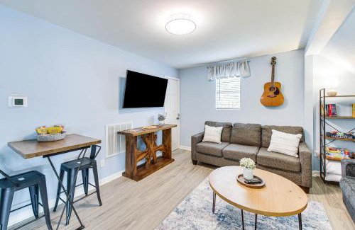 Royal House | Idyllic Lake Hamilton Vacation Home with Dock & Family-Friendly