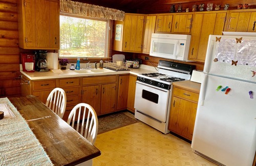Mears Cottage | Idyllic Waterfront Lake House with Private Dock on Silver Lake