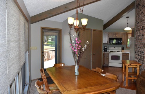 Tomahawk House | Scenic Lake House on Beautiful Lake Nokomis - 8.8/10 Rated