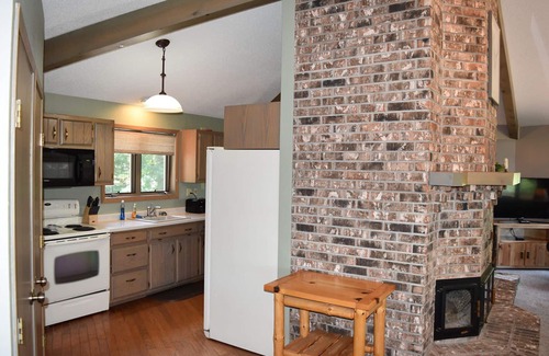 Tomahawk House | Scenic Lake House on Beautiful Lake Nokomis - 8.8/10 Rated