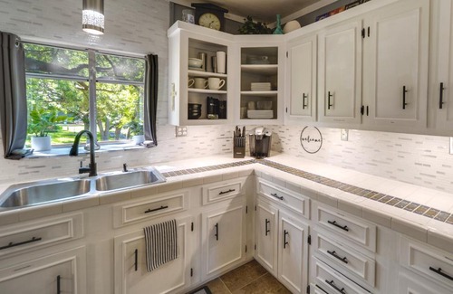 Marble Falls House | Scenic Lake LBJ Cabin with Private Dock & Pet-Friendly Perks