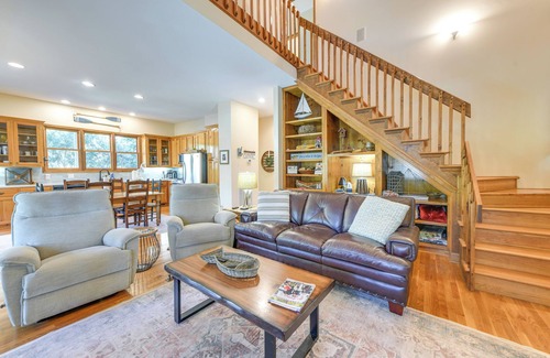 Smith Mountain Estates House | Waterfront Lake Martin Home w/Private Dock!