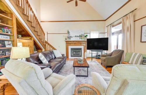 Smith Mountain Estates House | Waterfront Lake Martin Home with Private Dock!