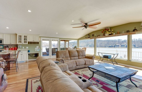 Roach House | Lakefront Retreat at Lake of the Ozarks with Private Dock