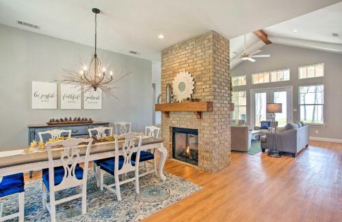 Quinlan House | Charming Waterfront Retreat at Lake Tawakoni with Fire Pit