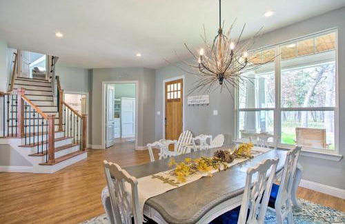 Quinlan House | Charming Waterfront Retreat at Lake Tawakoni with Fire Pit