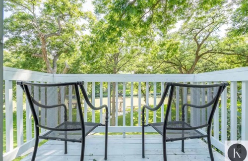 Seguin House | Waterfront Lakehouse in McQueeney with AC, WiFi… Sleeps up to 17