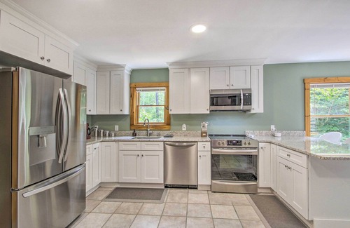 New Durham House | Exclusive Waterfront Lakes Region Home on Private Cove