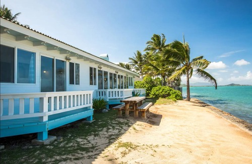 Lanikai House | Inviting Waterfront Lanikai Beach Retreat for Families & Pets