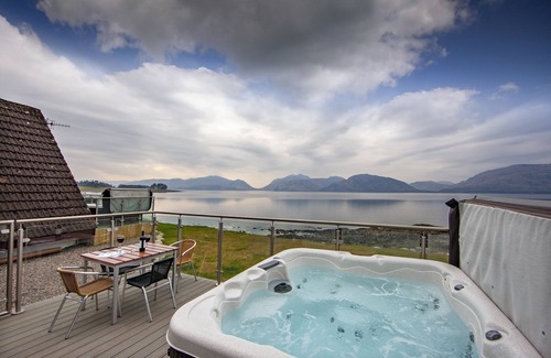Kentallen Cottage | Waterfront Lodge 5 with Hot Tub