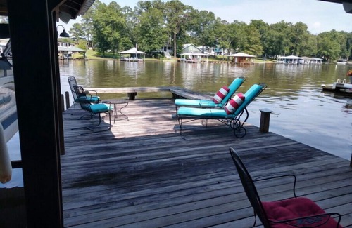 Warwick House | Idyllic Waterfront Retreat on Lake Blackshear with Dock