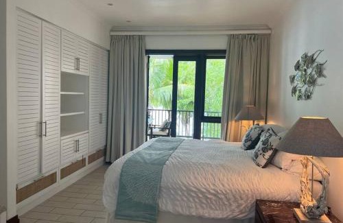 Mahe Island House | Waterfront Maison: Family-Friendly Retreat in Seychelles