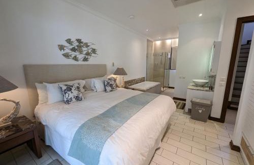 Mahe Island House | Waterfront Maison: Family-Friendly Retreat in Seychelles