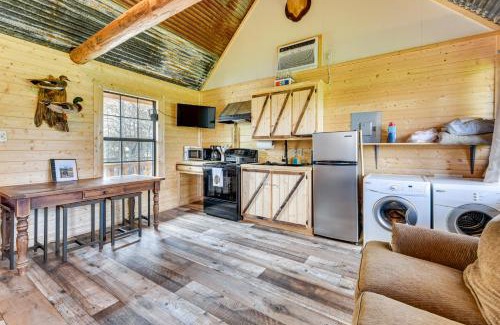 Marksville Apartment | Waterfront Studio in Marksville with Dock Access & Spa