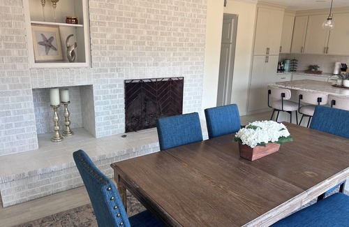 Flowood House | Modern 4BR Lake House with Dock & Fishing Pier Awaits You