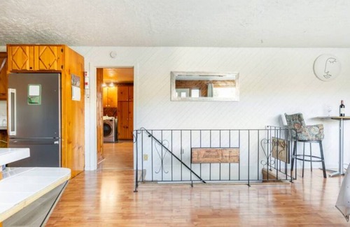 Amherst Ski Chalet | Scenic Waterfront Retreat Near Tremblant and Omega Park