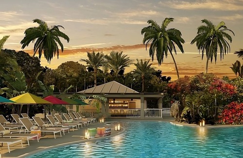 Rock Harbor Hotel | Waterfront Oasis: Relaxing Beach Access & Pet-Friendly Stay