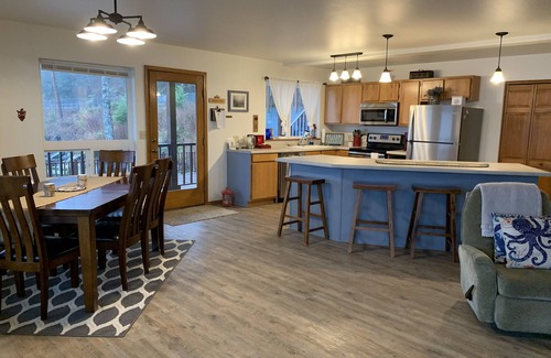 Ketchikan House | Waterfront Retreat: 10/10 Guest Rated with Ocean Views!