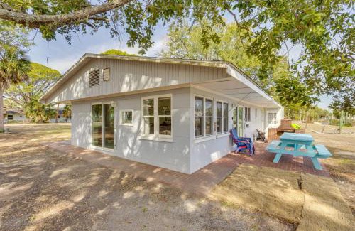Panacea House | Waterfront Vacation Rental with Dock - Family-Friendly Retreat