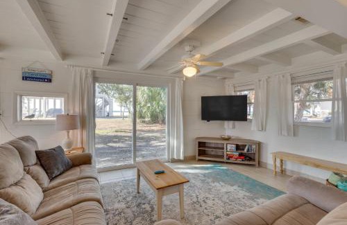 Panacea House | Waterfront Vacation Rental with Dock - Family-Friendly Retreat