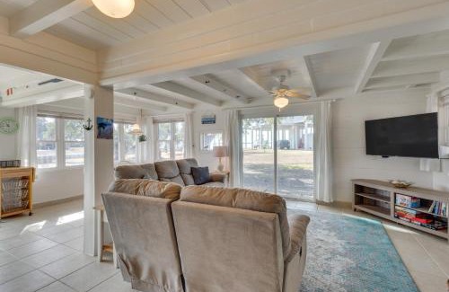 Panacea House | Waterfront Vacation Rental with Dock - Family-Friendly Retreat