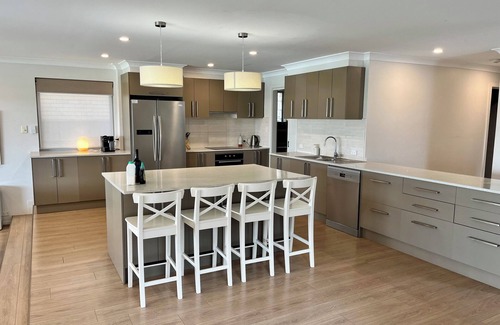 Nangkita House | Waterfront Paradise - Ideal for Family Groups & Ocean Views