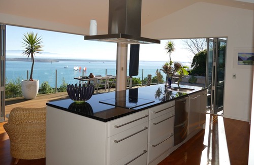 Stepneyville House | Waterfront Paradise, Sun, Decks and Spa