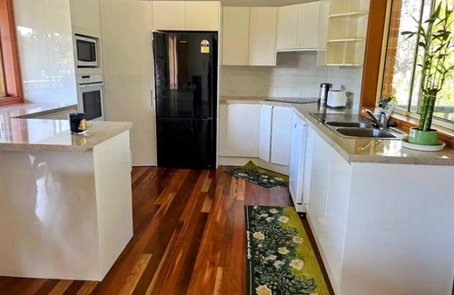 Dora Creek House | Waterfront Paradise: Enjoy Free Boating and Fishing Fun