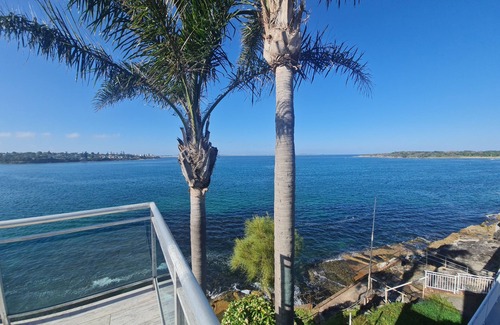 Bundeena House | Unforgettable Bundeena Waterfront Pavilion with Ocean Views