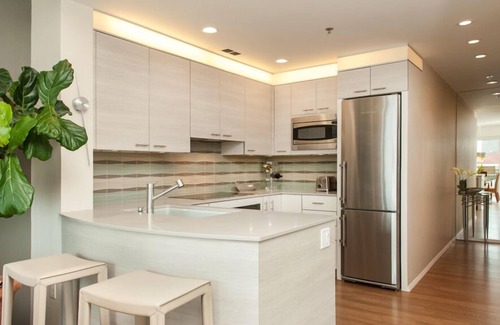 Telegraph Hill Condo | Waterfront Penthouse: Stunning Views with Private Decks