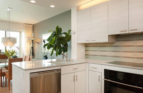 Telegraph Hill Condo | Waterfront Penthouse: Stunning Views with Private Decks