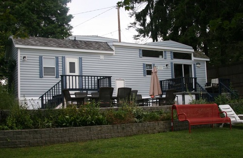 Broadalbin Cottage | Waterfront Playground: Top-Rated Stay with Ocean Views