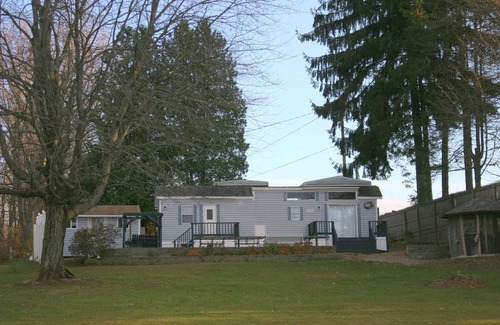 Broadalbin Cottage | Waterfront Playground: Top-Rated Stay with Ocean Views