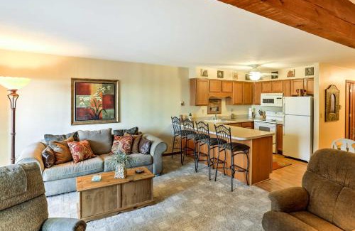 Port Clinton Apartment | Seaside Condo Retreat in Port Clinton with Pool Access