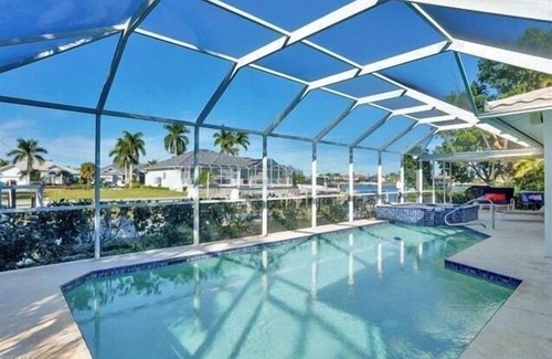 Marco Island House | Waterfront, Private Pool, Walk to Tigertail Beach, Best of Marco!