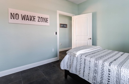 Buffalo Springs House | Scenic Waterfront Retreat @BSL with Breathtaking Sunsets