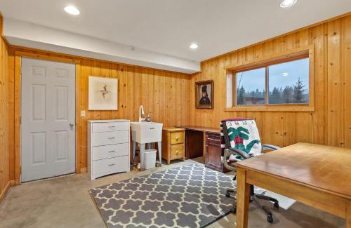 Sagle House | Idyllic Waterfront Ranch on Pend Oreille with Private Beach