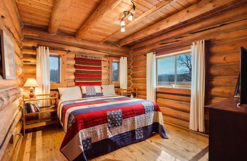 Sagle House | Idyllic Waterfront Ranch on Pend Oreille with Private Beach