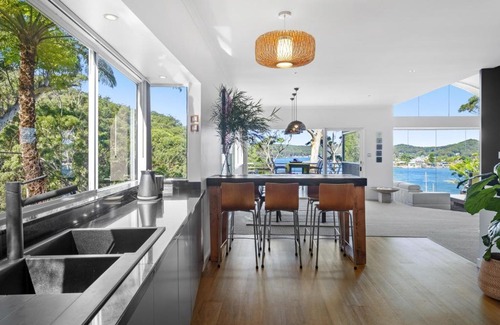 Daleys Point House | Relaxing Waterfront Retreat at Daleys Point for Families
