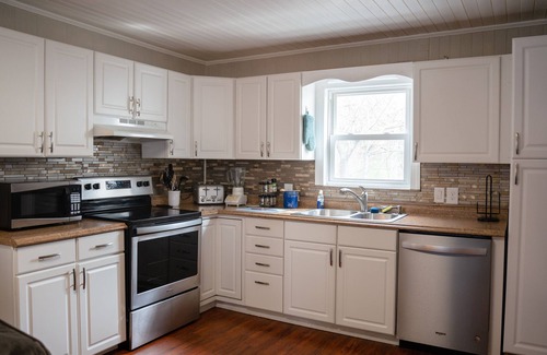 Chimney Rock Apartment | Tranquil Waterfront Retreat in Chimney Rock Village