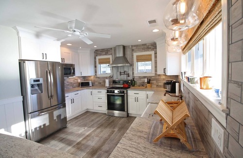 Westbrook Center House | Waterfront Retreat with Ocean Views & Breathtaking Sunrises