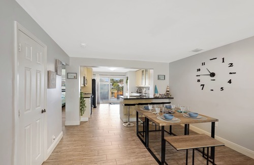 Argonaut Isle House | Waterfront Retreat Near FLL/Hollywood/Dania - 2BR w/BBQ, Kayaks & Beach Access