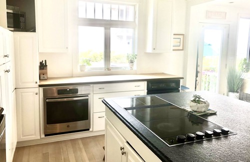 Rowayton House | Scenic Waterfront Rowayton Home with Oceanfront Pool